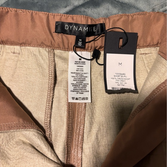 Dynamite Faux Crocodile Skin Short, Medium, Irish Cream Beige - Picture 4 of 10